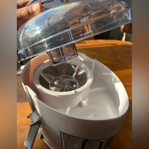 Elite by Maxi-Matic Juice Extractor - Picture 3 of 7